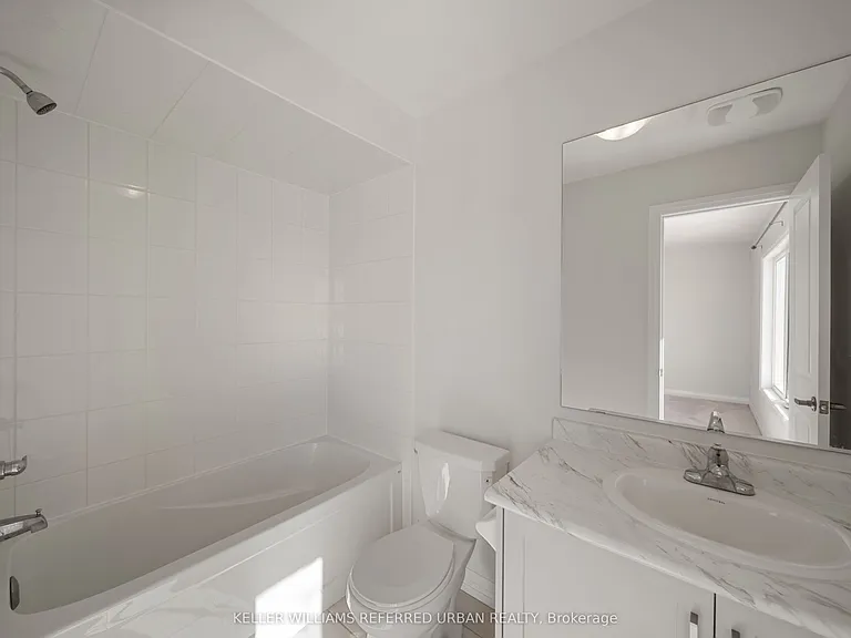 1466 Stovell Cres #MAIN UPPER — Photo 33