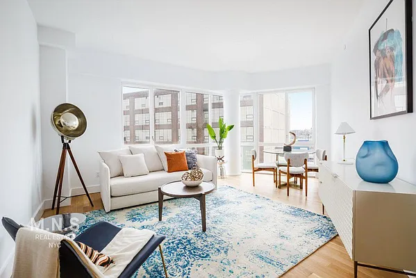 Rented by MNS Marketing | media 31