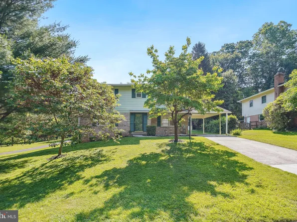 882 Diamond Dr, Gaithersburg, MD 20878