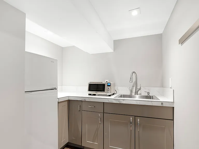9 Rutland Rd — Photo 14