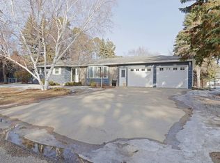 310 15th Ave SE, Devils Lake, ND 58301