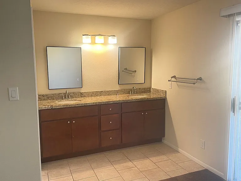 1660 W Natal Ave — Photo 14