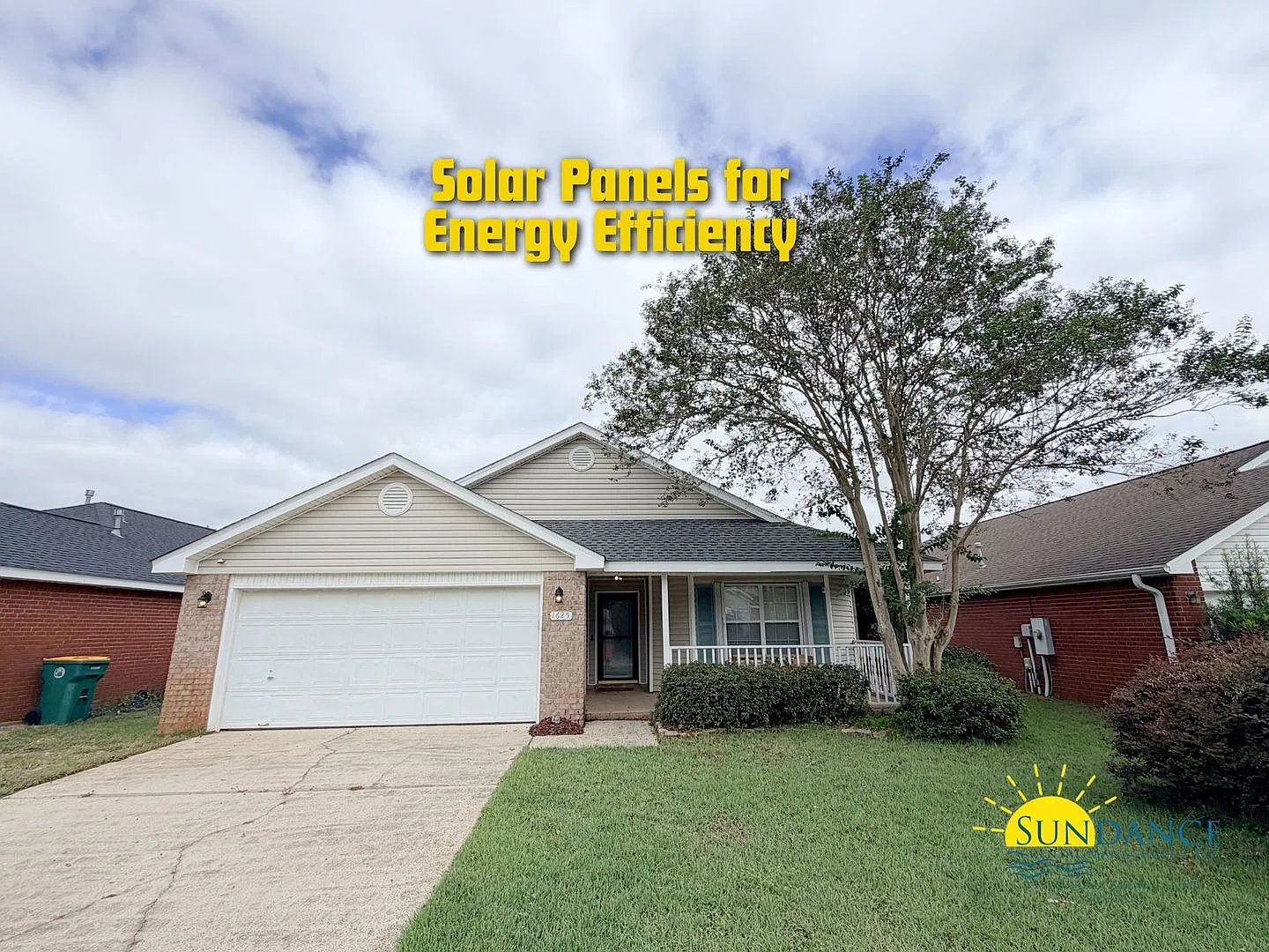 Gorgeous 3 Bedroom Home in Fort Walton Beach with Solar Panels! — Photo 1