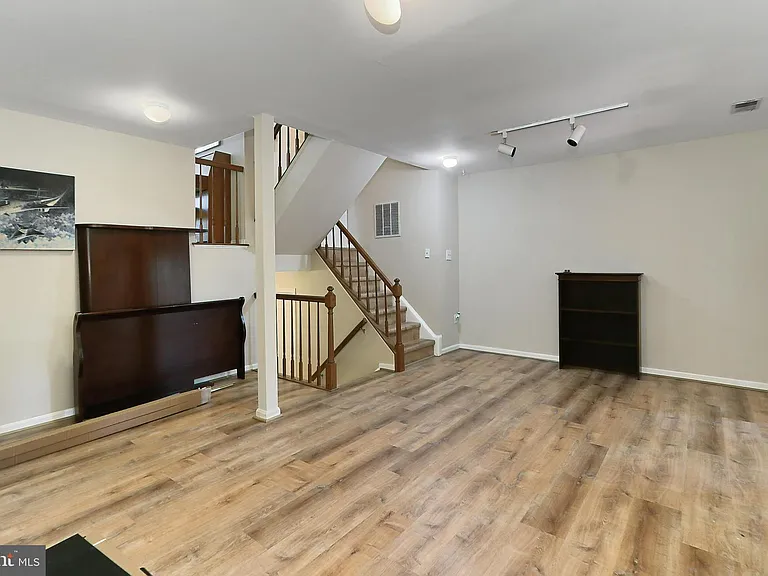 9694 Poindexter Ct — Photo 28