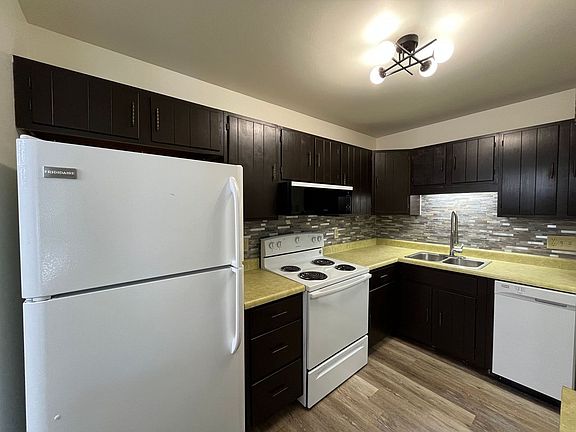 4th image of 1600 Sawyer Dr APT F