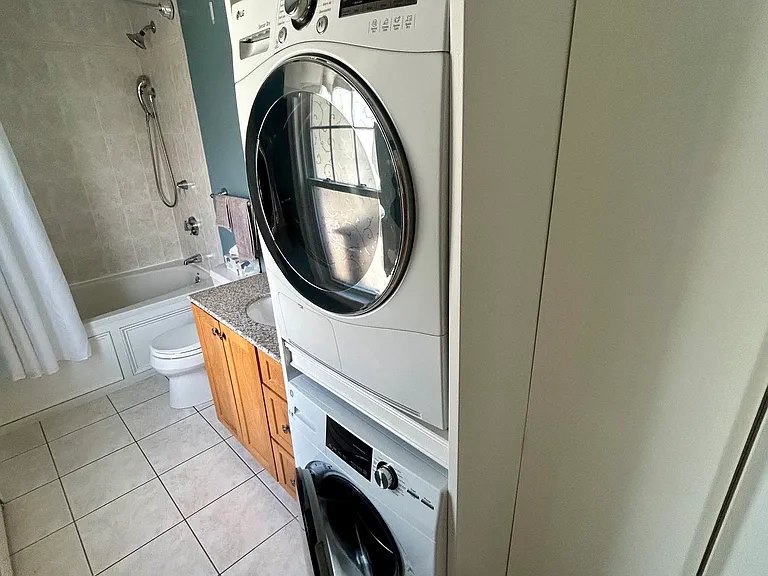 11 Haseltine St #B — Photo 8