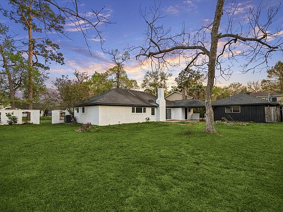 5th image of 210 Weeping Oak Ln