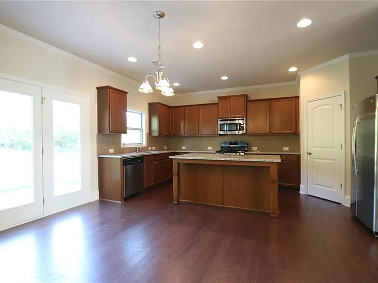 1610 Apple Blossom Dr — Photo 5