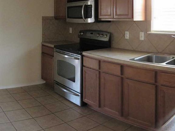 5th image of 2110 Ryan Dr