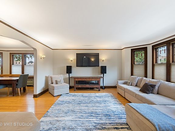 3rd image of 5757 W Cornelia Ave