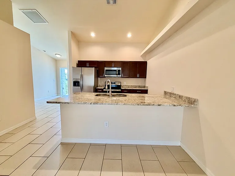 1314 SW Trafalgar Pkwy — Photo 9