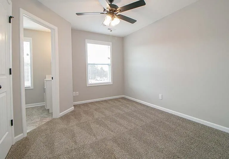 1115-E4 Hillwood Dr — Photo 16