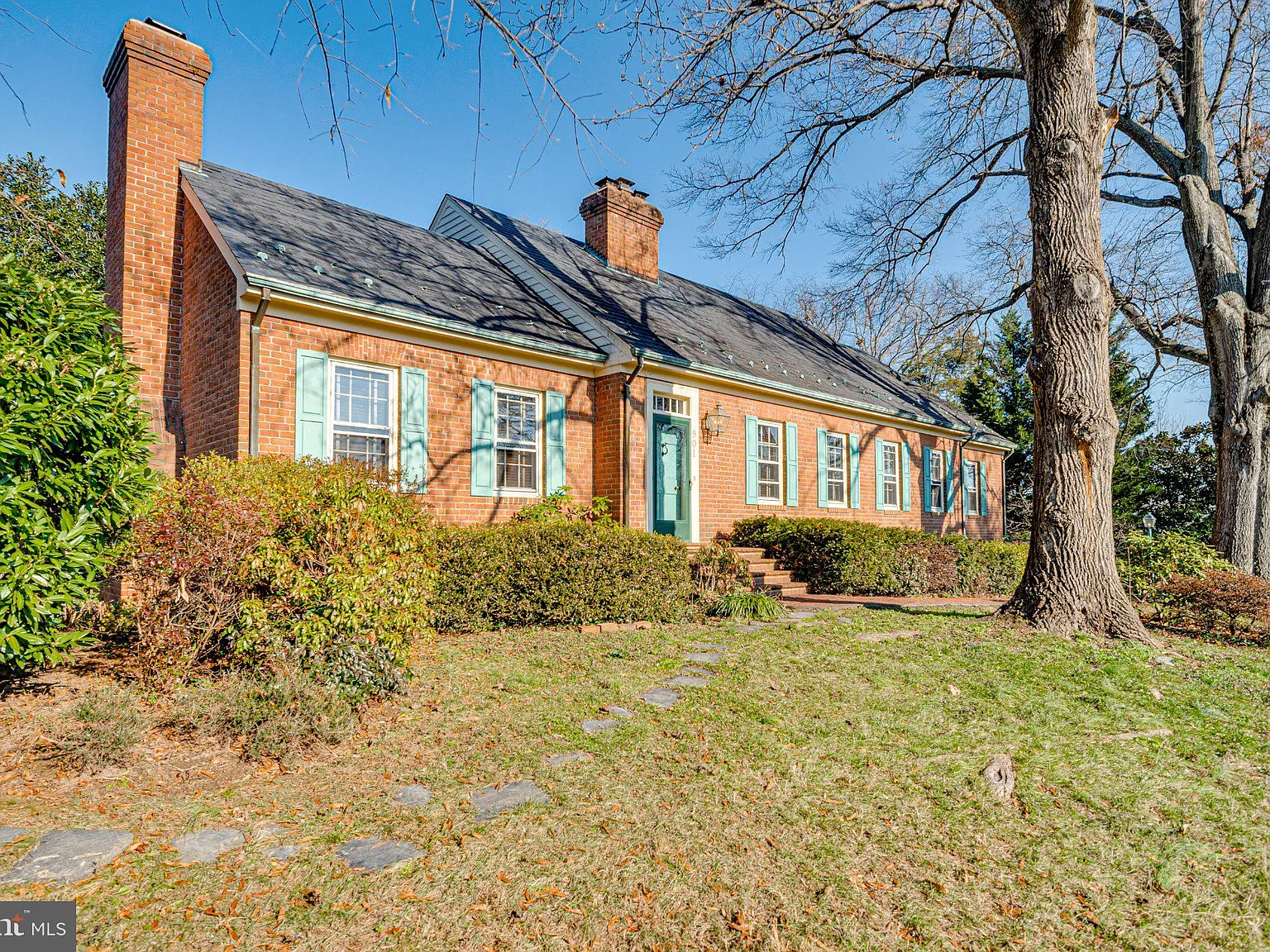 4 bed, 2.0 bath, 3378 sqft, $5,000 — Photo 3