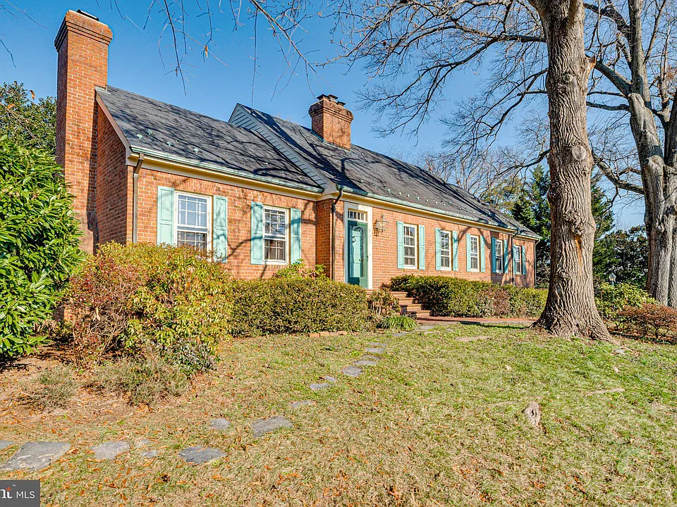 901 Janneys Ln