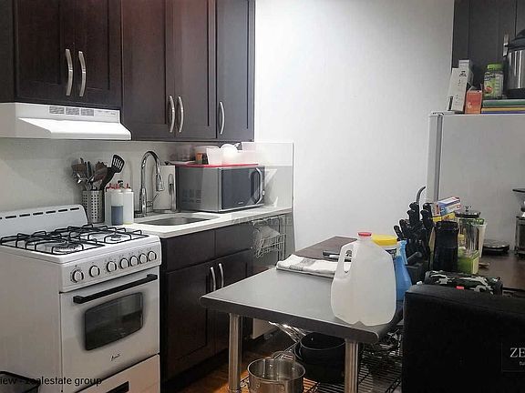 5th image of 355 12th St APT A1