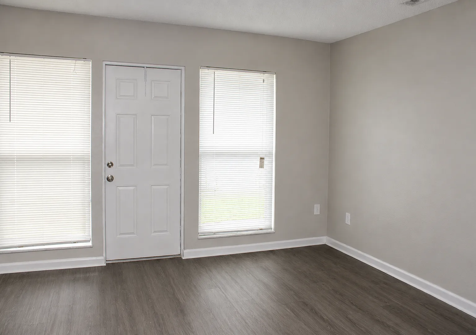 5801 North Flagler Drive — Photo 3
