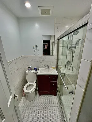 Rented by Amorelli Realty | media 7