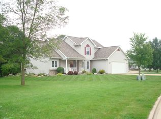 1500 Parkview Dr, New London, WI 54961
