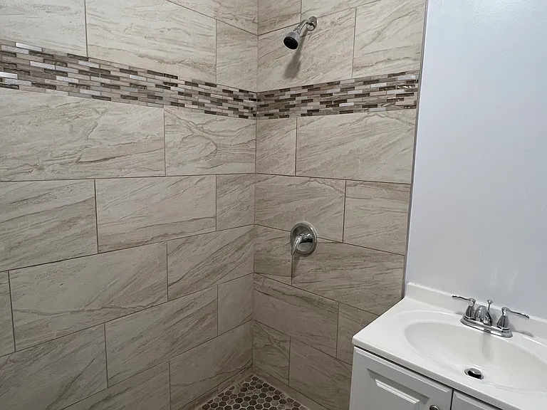 1461 W Catalpa Ave #1 — Photo 34