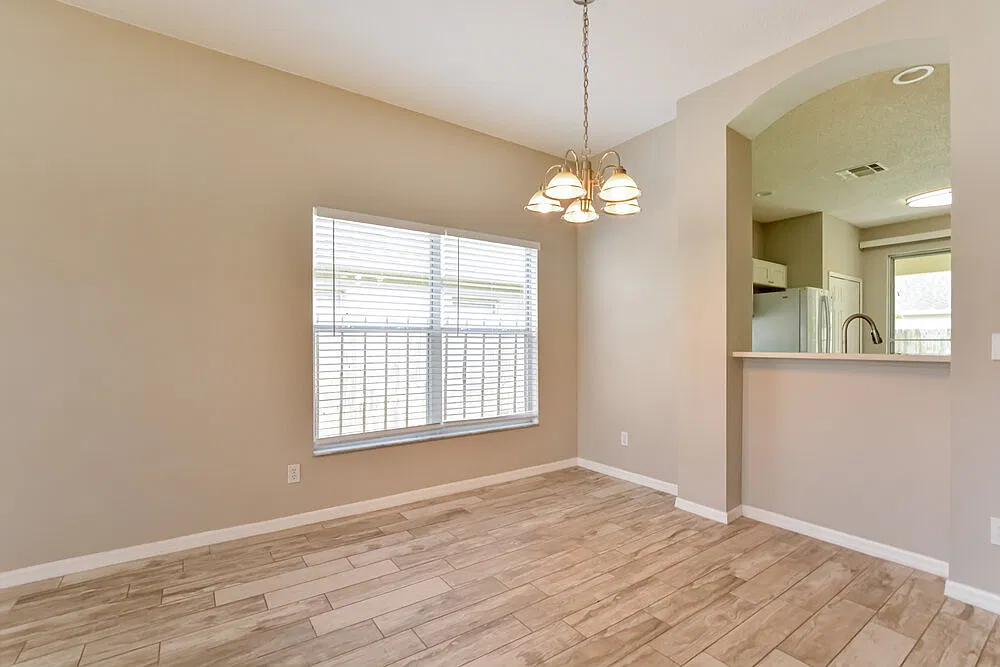 3 bed, 2.0 bath, 2010 sqft, $2,630 — Photo 4