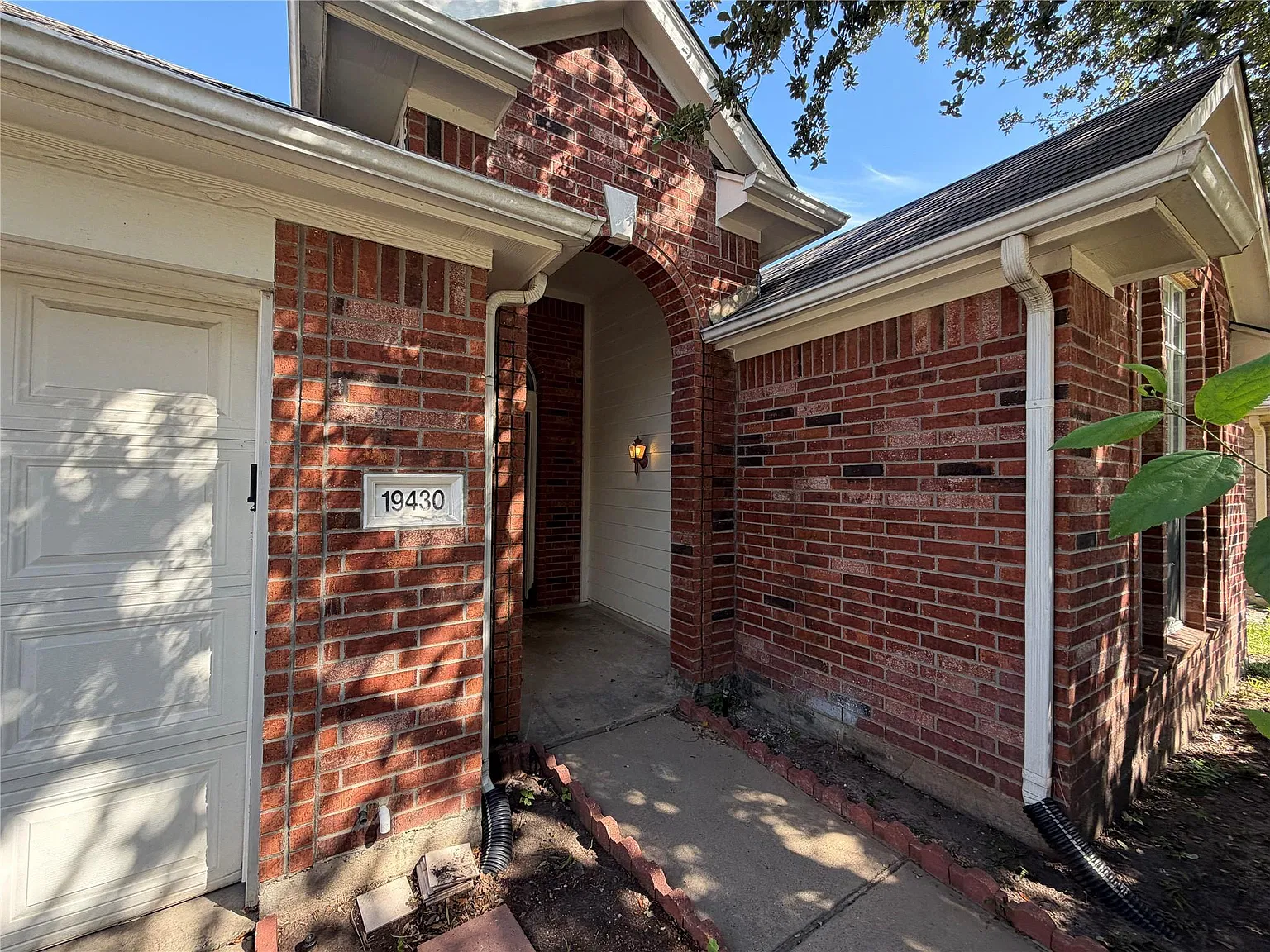 3 bed, 2.0 bath, 1698 sqft, $1,900 — Photo 2
