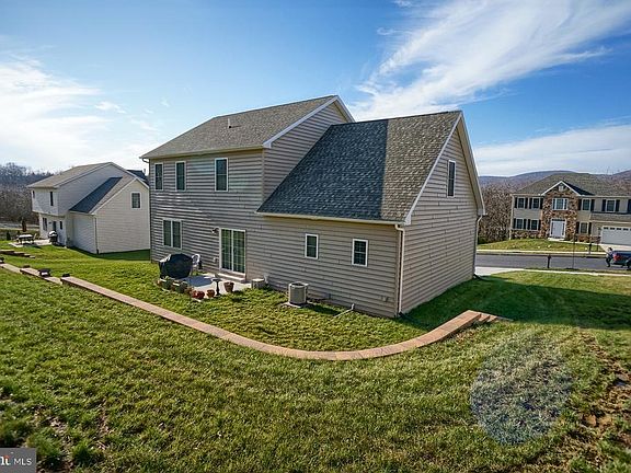 5th image of 4 Grandview Dr