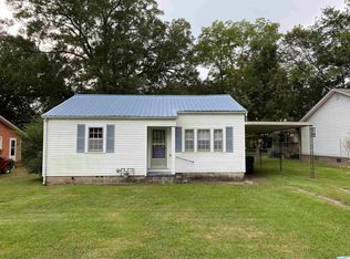 820 S Market St, Scottsboro, AL 35768
