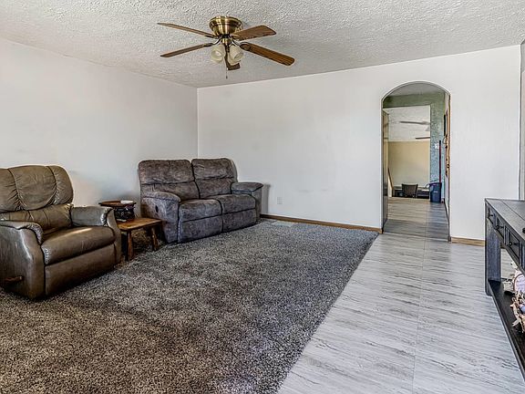 5th image of 919 N Jessie Ave.