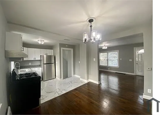 3 bed, $2,800 — Photo 2