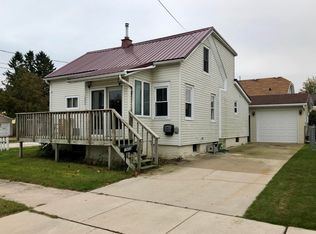 1800 Lincoln St, Two Rivers, WI 54241