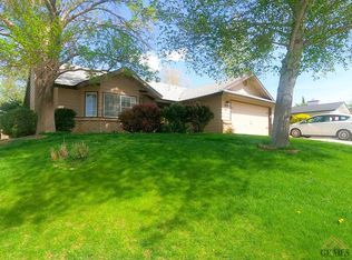 1102 Magnolia Ct, Tehachapi, CA 93561