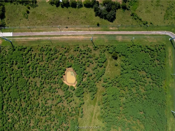 Luza Ln, Bryan, TX 77807