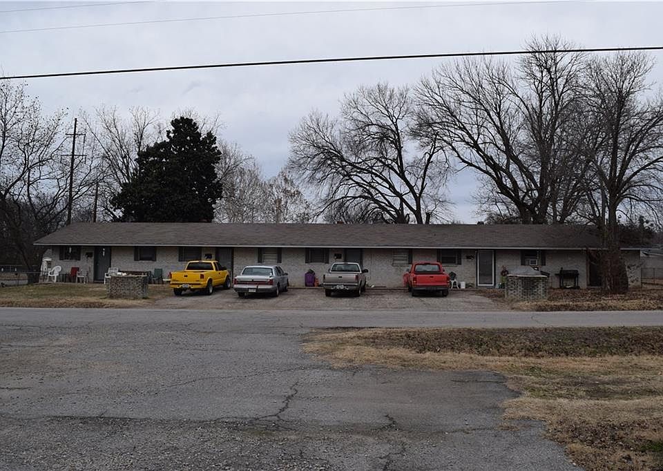 2nd image of 2801 Vicksburg St