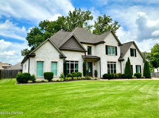 352 Flagstone Dr, Jackson, TN 38305