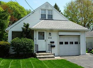 256 Bleacker Rd, Rochester, NY 14609
