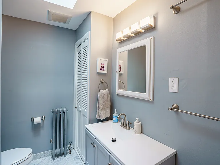 759 E 7th St #3 — Photo 22