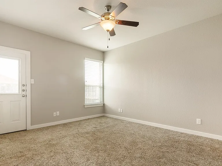 541 Creekside Frst — Photo 9