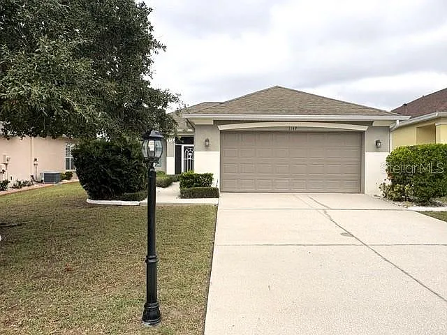 3 bed, 2.0 bath, 1576 sqft, $1,995 — Photo 2