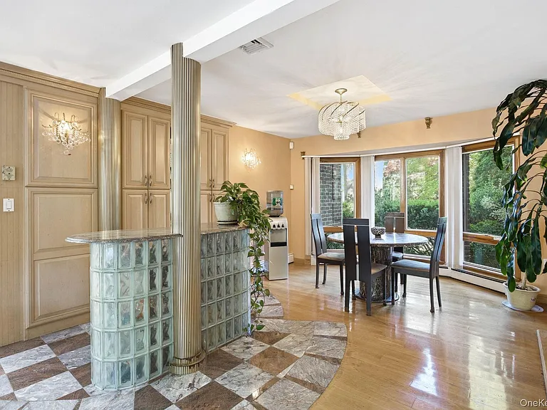 1 Bridle Path Dr — Photo 8