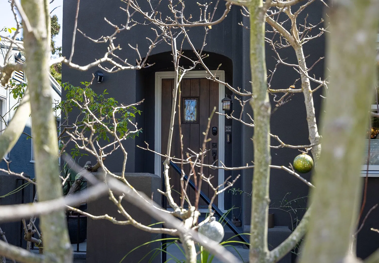 4 bed, 3.5 bath, 2200 sqft, $9,498 — Photo 3