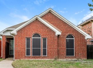 4452 Sierra Dr, Grand Prairie, TX 75052