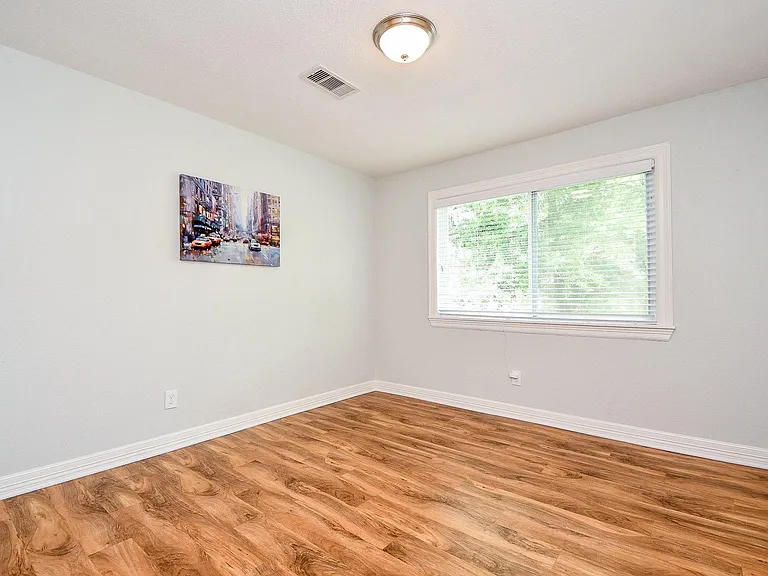 707 Thistlewood Dr — Photo 25