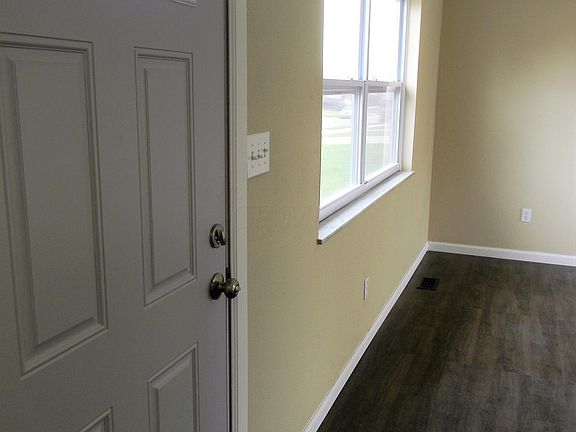 3rd image of 4707 Arnold Ave