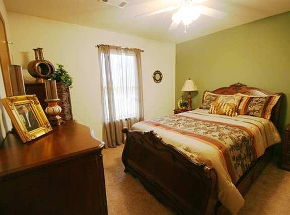 4th image of 109 E Laura St #2ef415512