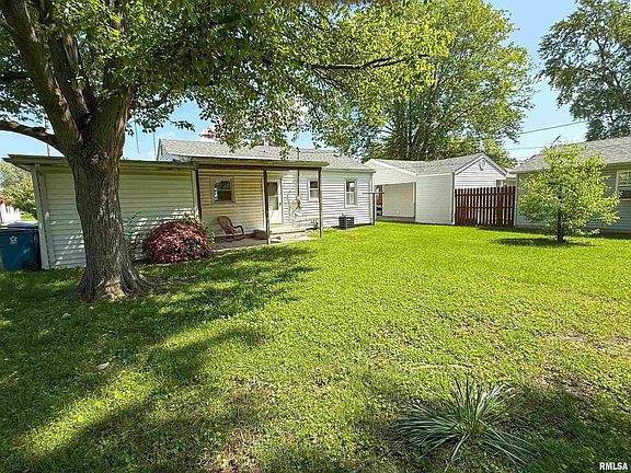 5th image of 225 Hickory St