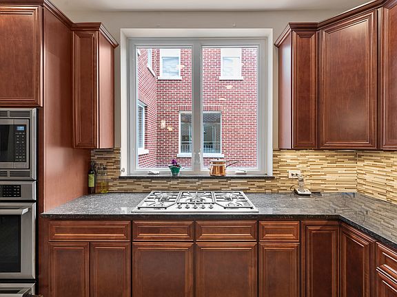 4th image of 2633 N Southport Ave