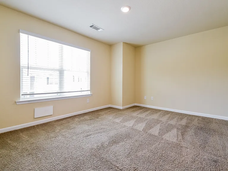 306 Highwood Ln — Photo 9