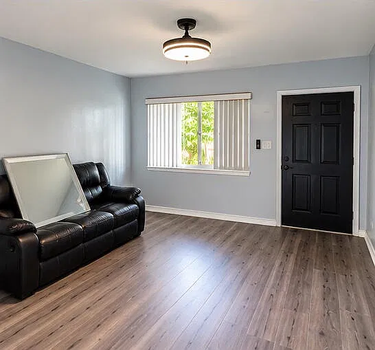 2 bed, 1.0 bath, 690 sqft, $2,050 — Photo 2