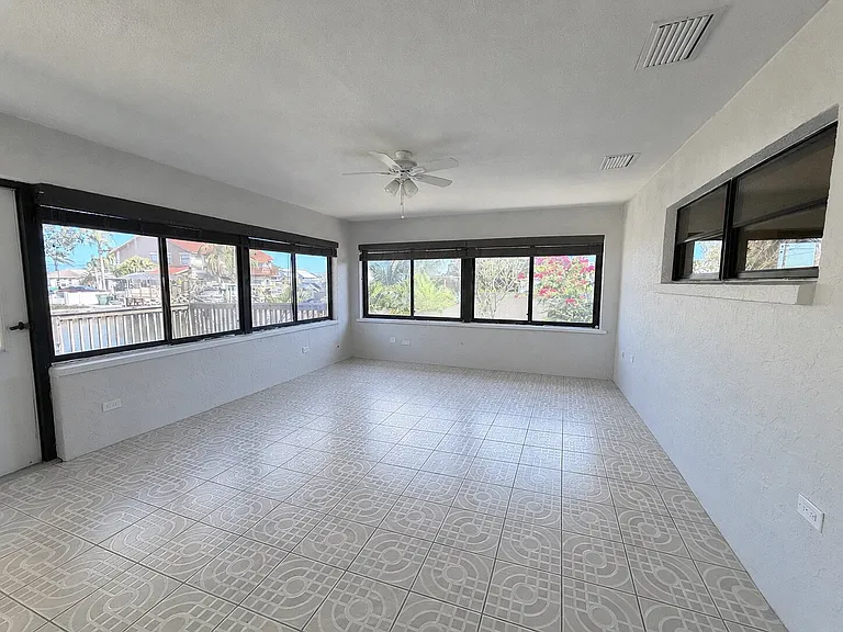 13815 San Juan Ave — Photo 27