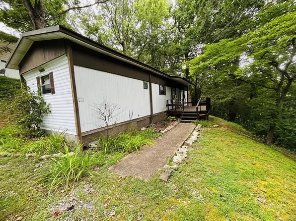 135 York St, Marion, VA 24354